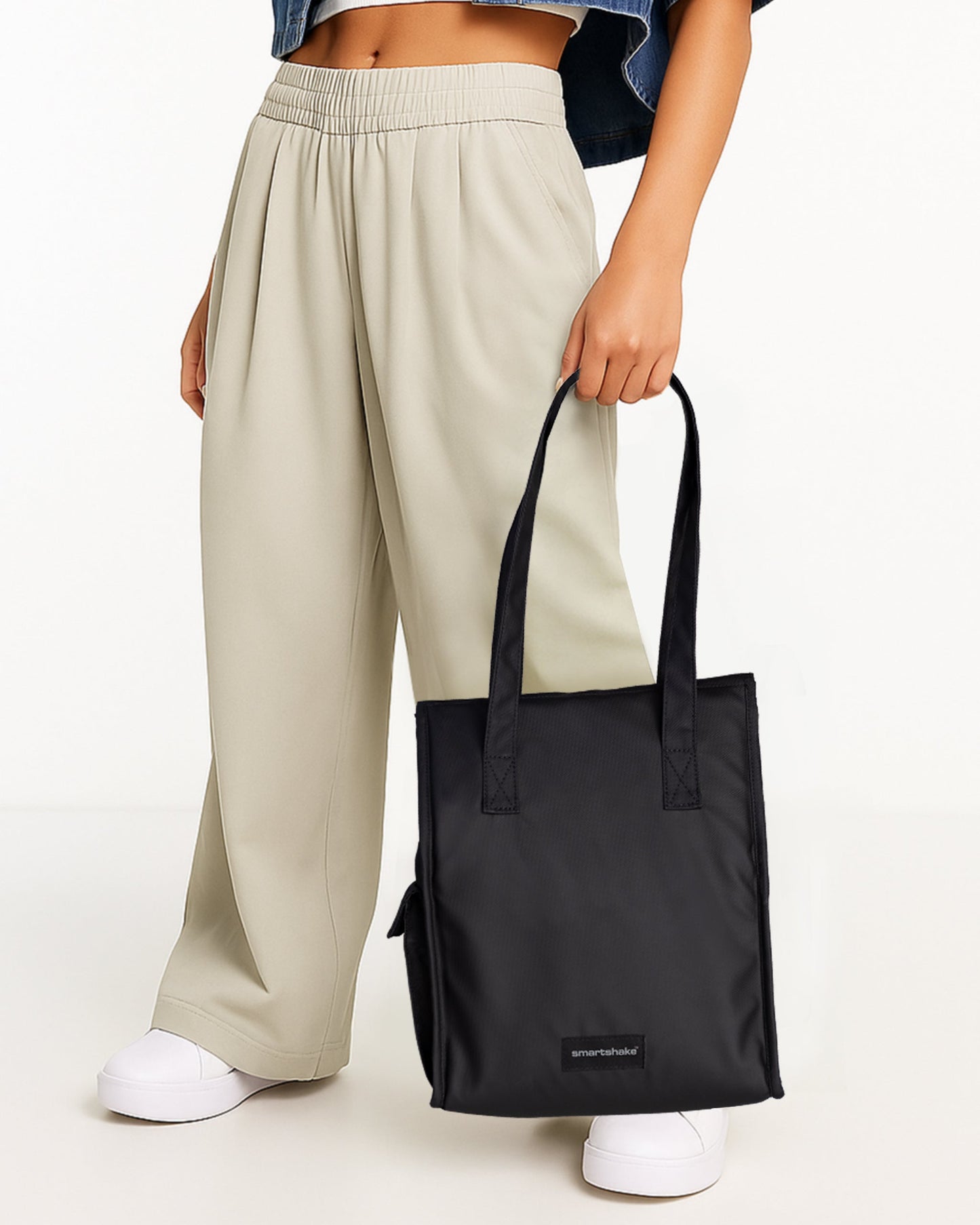 lunch-tote-bag-x8 Smartshake_Lunch_Tote_Bag_lifestyle.jpg