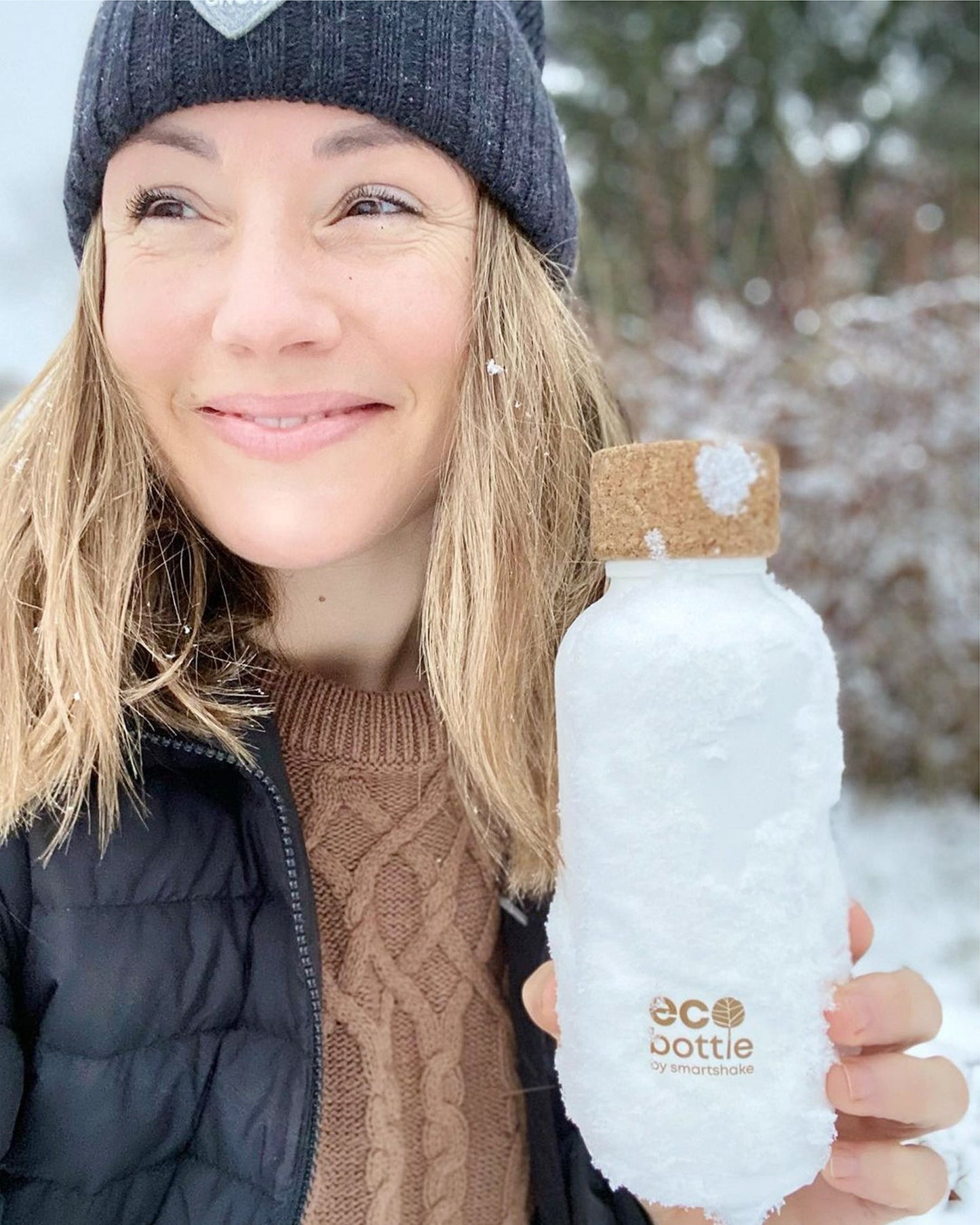 ecobottle-650-white-o5 samrtshake_ecobottle_white_lifestyle.jpg