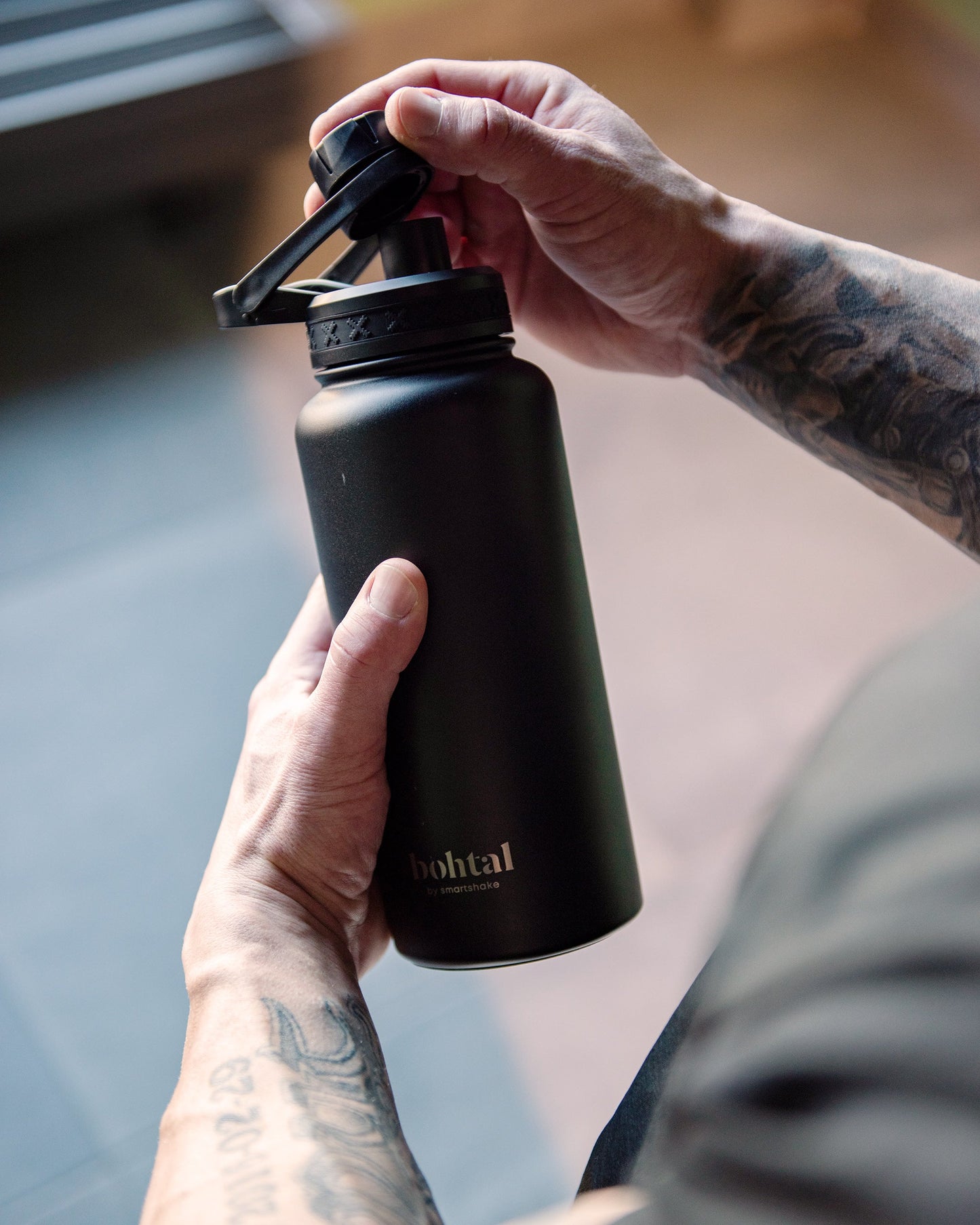 bohtal-insulated-sports-bottle-black-e8 Bohtal_Insulated_Sports_Bottle_Black_lifestyle.jpg