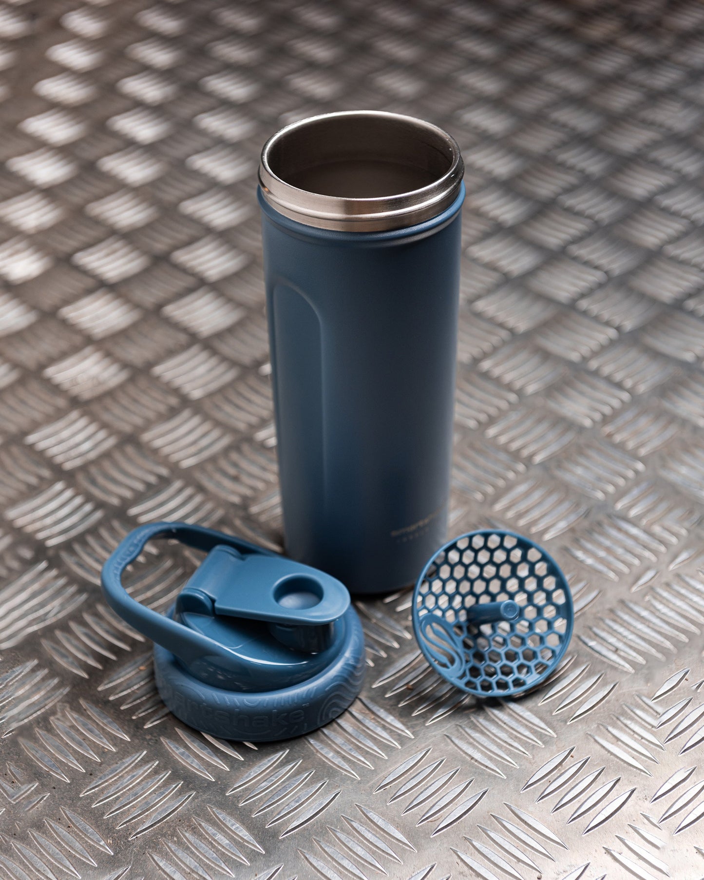 insulated-steel-shaker-faded-blue-w3 Smartshake_Insulated_Steel_Faded_Blue_Lifestyle.jpg