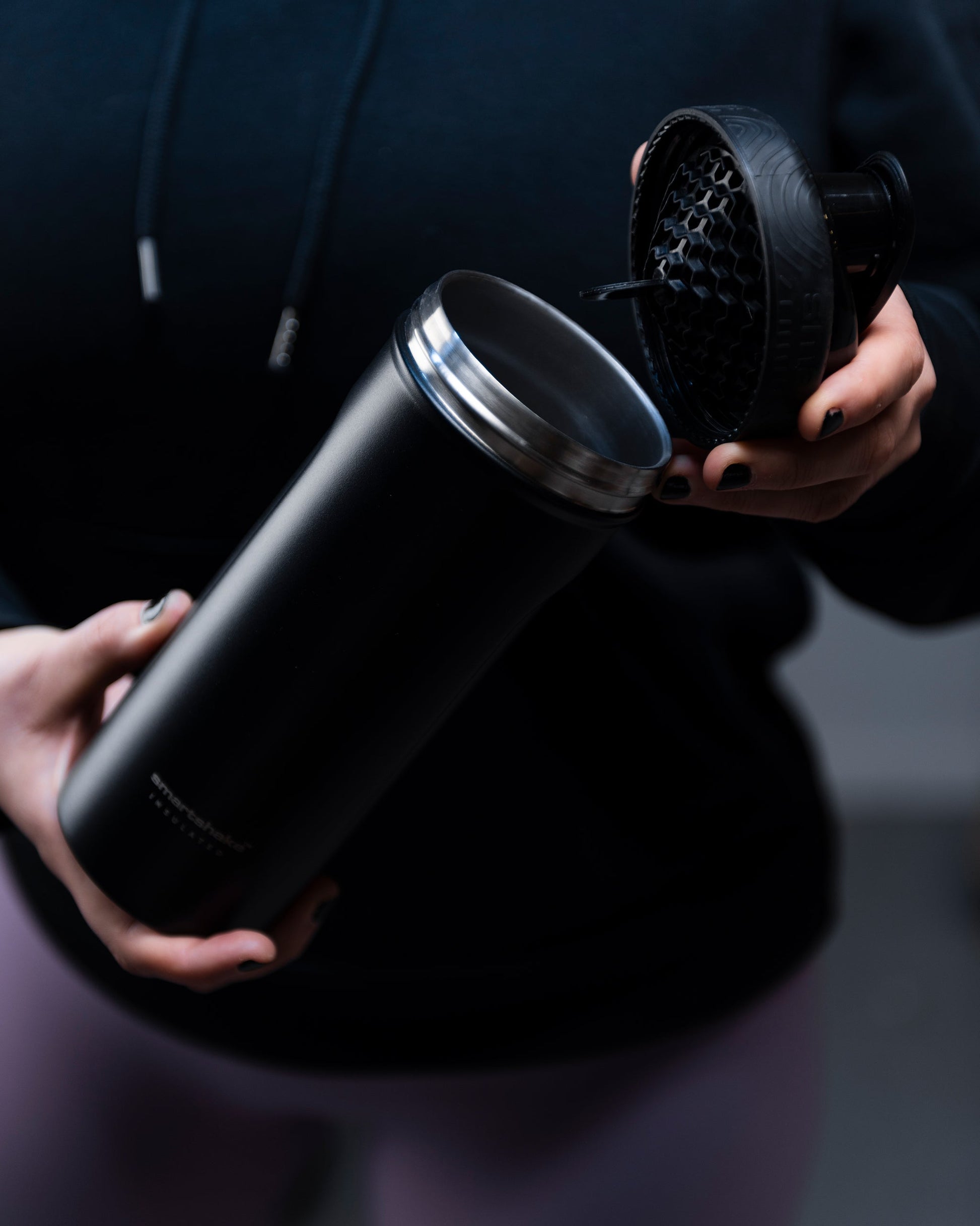 insulated-steel-shaker-black-c7 Smartshake_Insulated_Steel_lifestyle.jpg