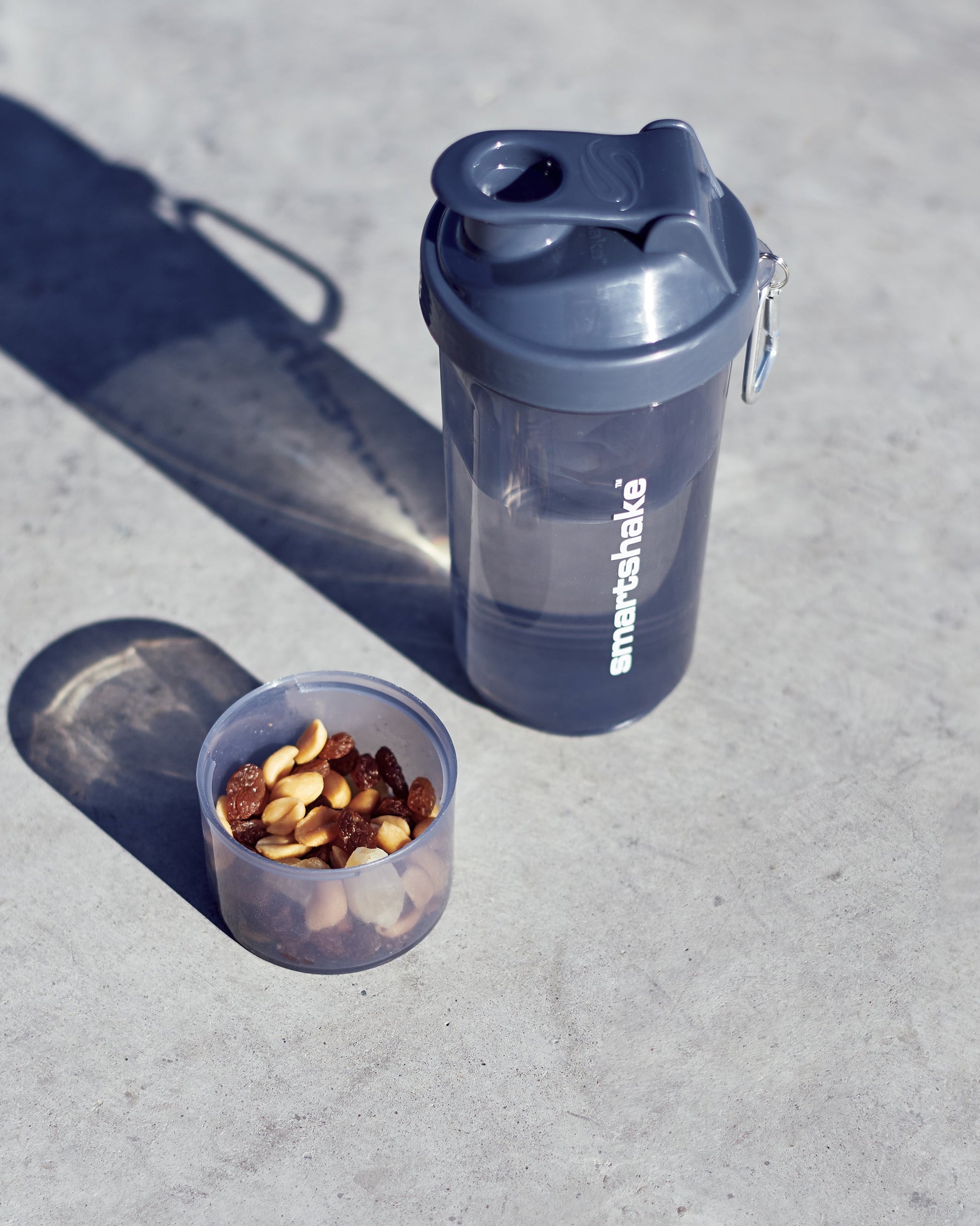 slim-stormy-gray-t3 Smartshake_Slim_gray_lifestyle.jpg