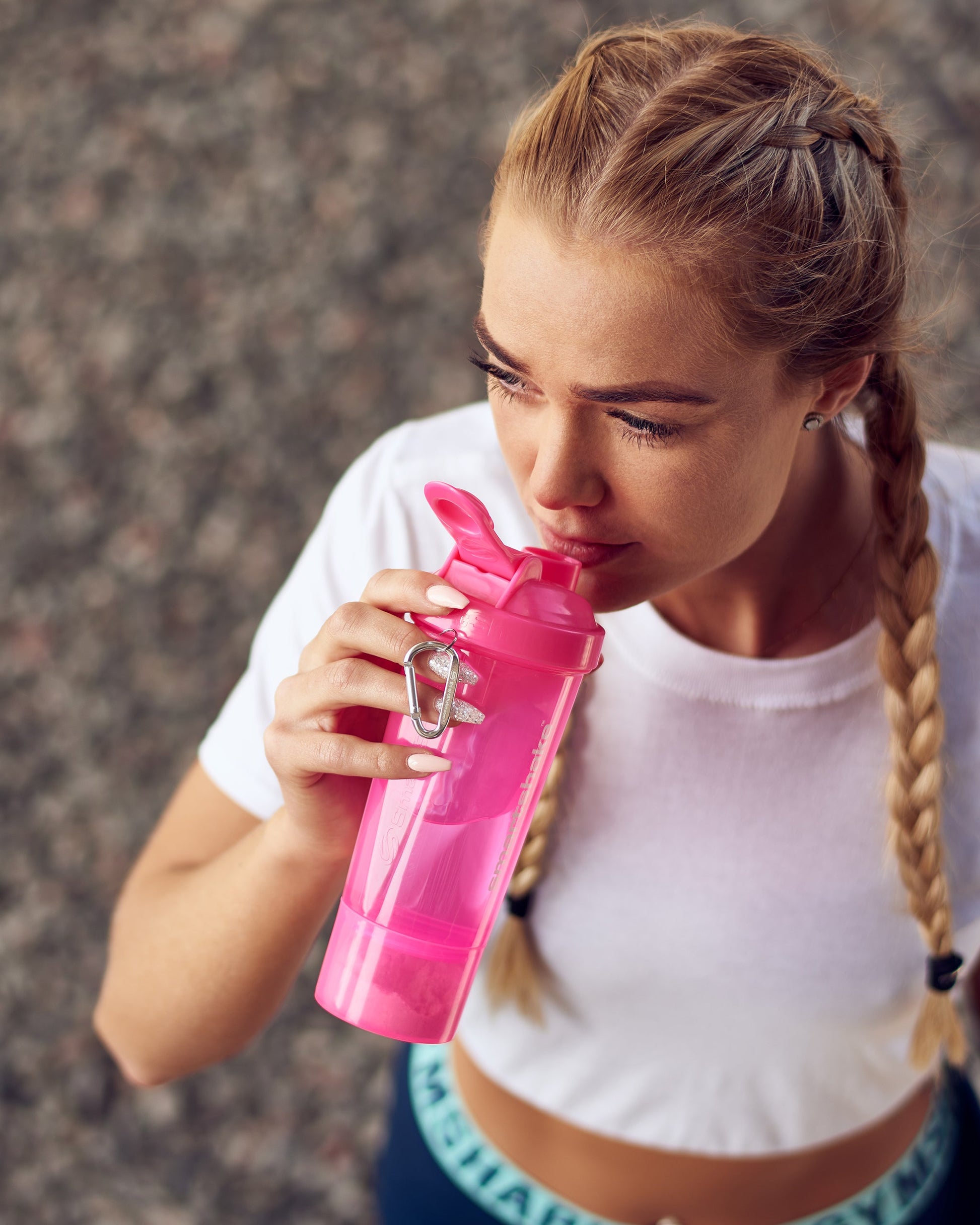 slim-pink-t4 Smartshake_Slim_pink_lifestyle.jpg