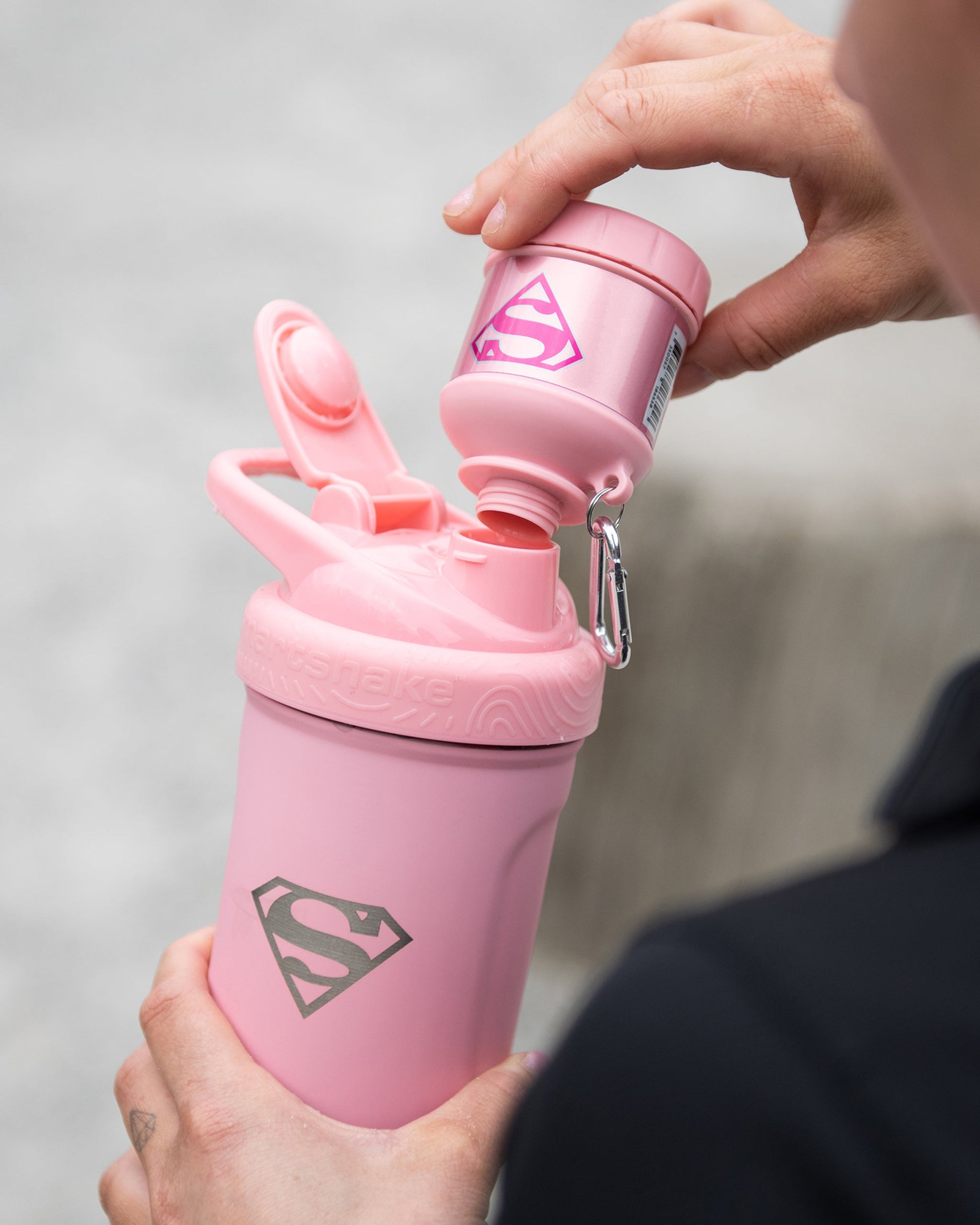 whey2go-funnel-supergirl-m5 Smartshake_Whey2Go_Supergirl_Lifestyle.jpg